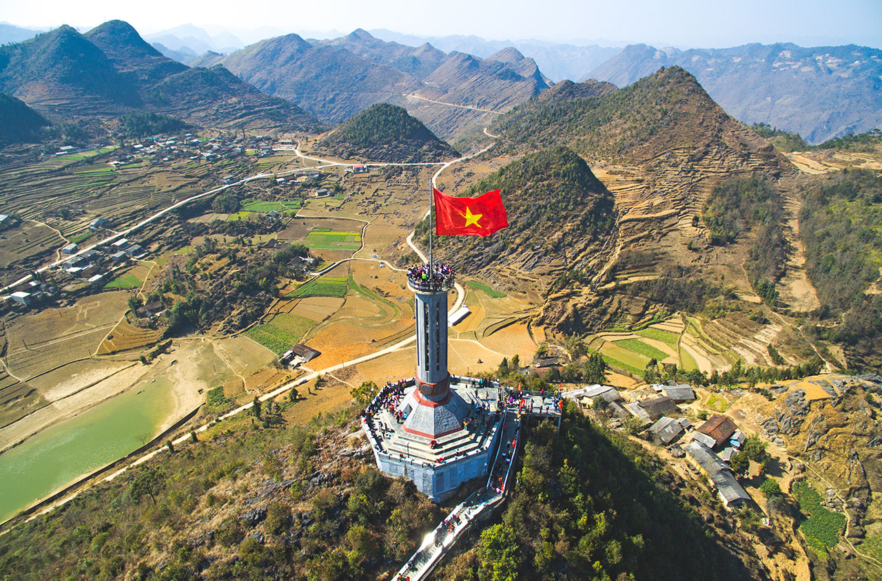 Tour du lich mien Bac - Cột cờ Lũng Cú