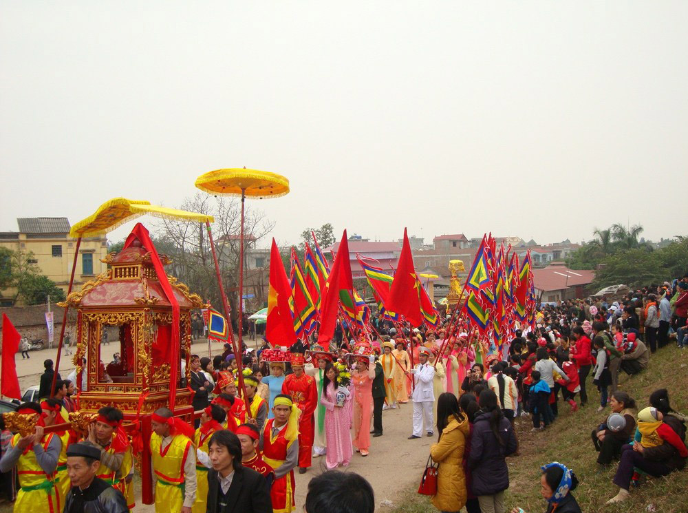 Lễ hội chùa Dâu có nhiều hoạt động vô cùng thú vị, bạn nhất định tham gia ngay khi đi tour Bắc Ninh nhé.