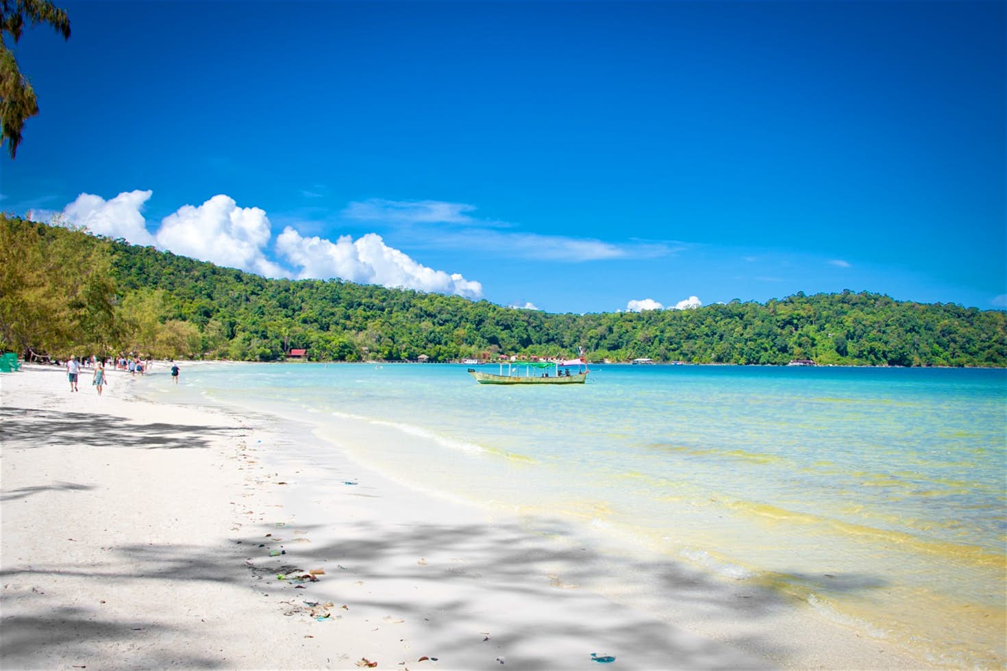 Koh Rong dịu dàng, nên thơ hút hồn bao khách du lịch Campuchia.