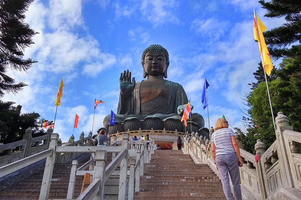 Tượng Đại Phật Ngong Ping cũng là điểm đến tham quan tour Hồng Kông ưa thích của nhiều khách du lịch Hồng Kông.