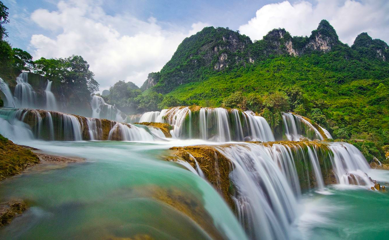 Ai đi qua thác Tác Tình mà tim chẳng lỗi một nhịp. Tour Lai Châu, tour du lịch Lai Châu.