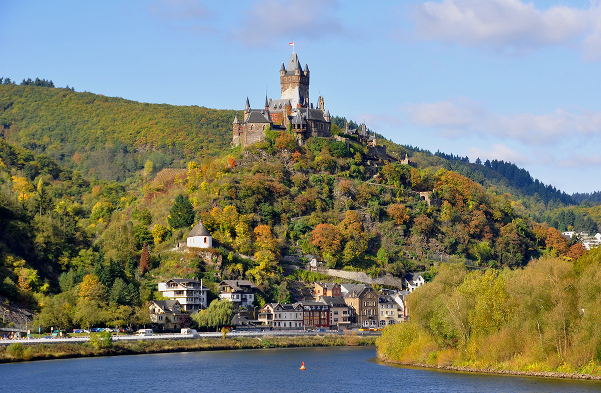 Lâu đài Cochem cũng là một điểm đến sống ảo lý tưởng cho tour du lịch Luxembourg của bạn.