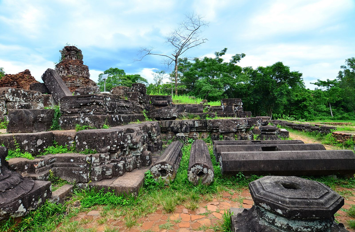 bạn không thể nào không ghé thánh địa huyền bí này khi đi tour miền Trung đâu đấy.