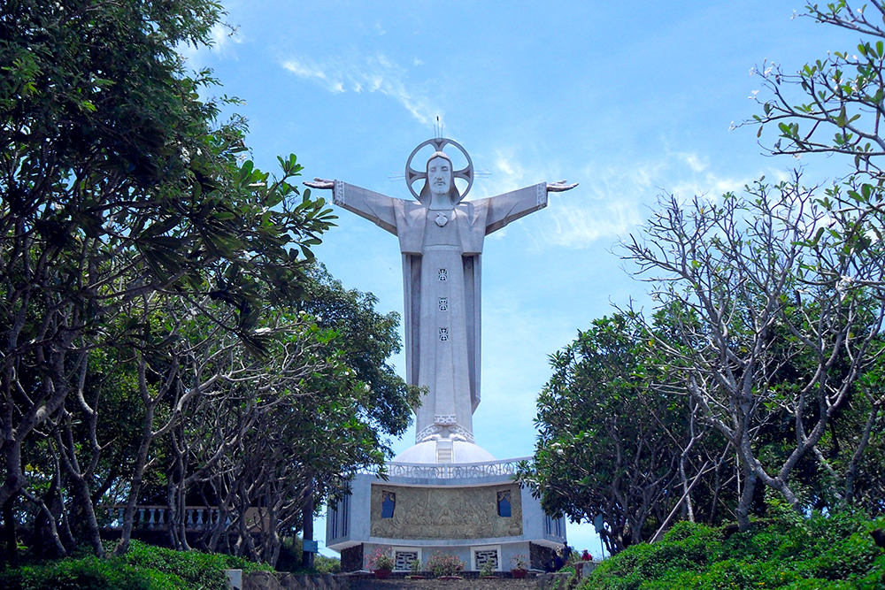 Đừng bỏ qua cơ hội chiêm ngưỡng bức tượng nổi tiếng Vũng Tàu này nhé. Tour vung tau, tour du lich vung tau. 