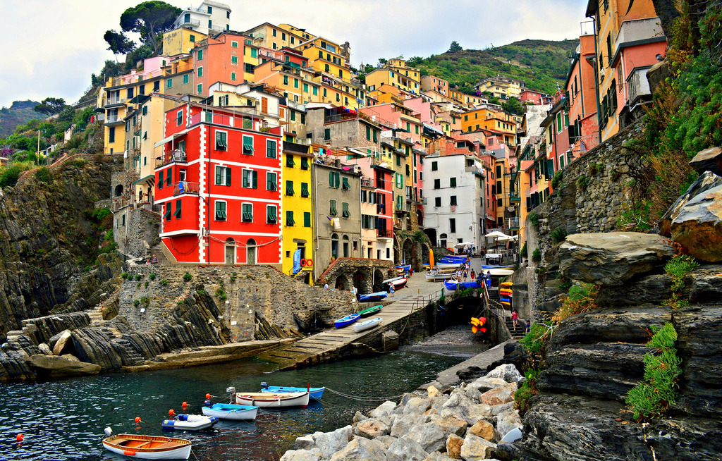 Cinque Terre nổi bật với những ngôi nhà đủ màu sắc rực rỡ. 