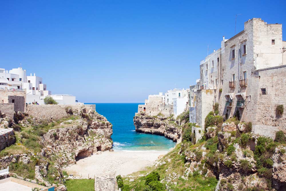 Puglia đẹp như tiên cảnh mà bạn nên ghé qua trong tour du lịch Ý của mình.